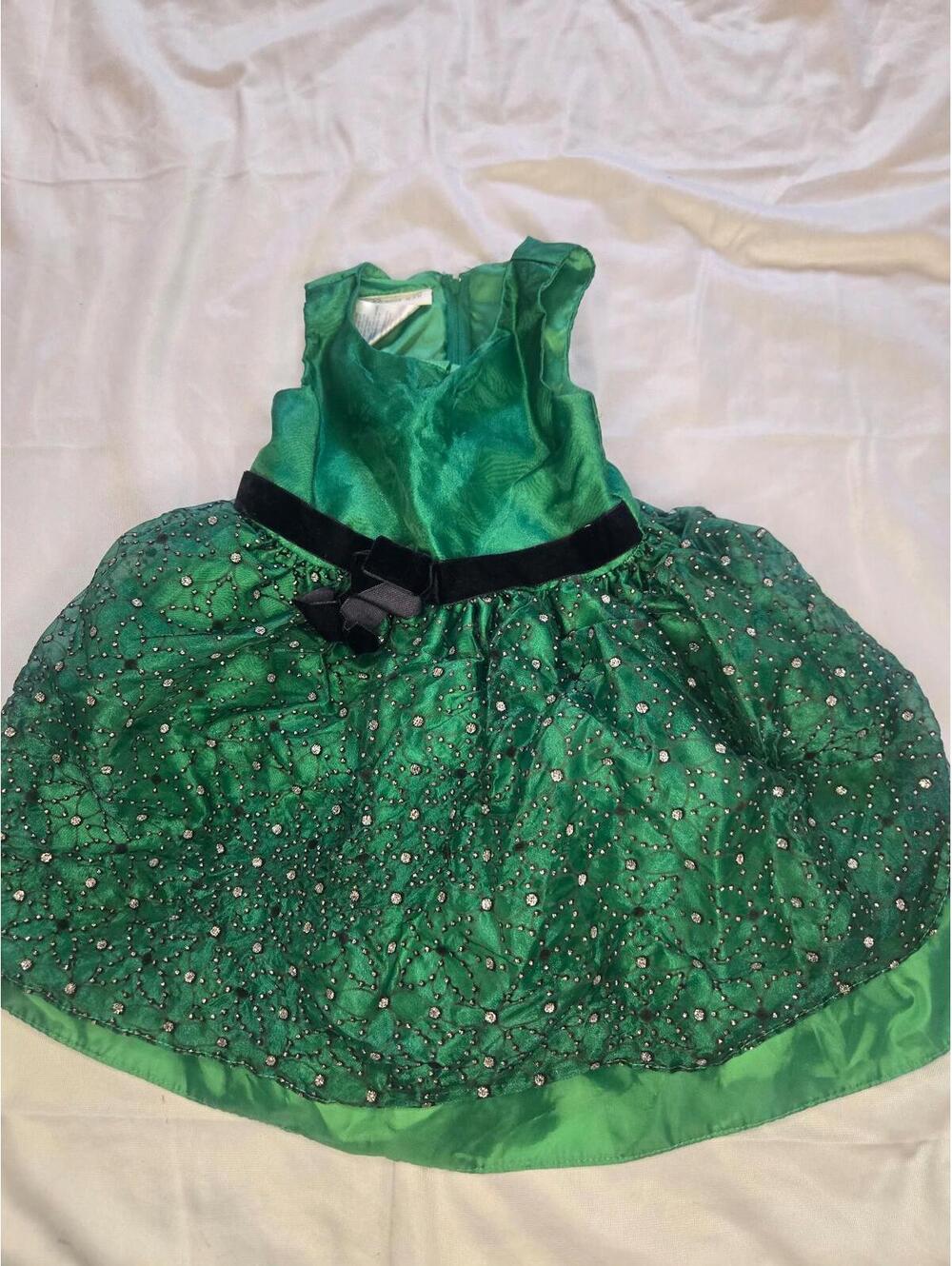 2t green dress